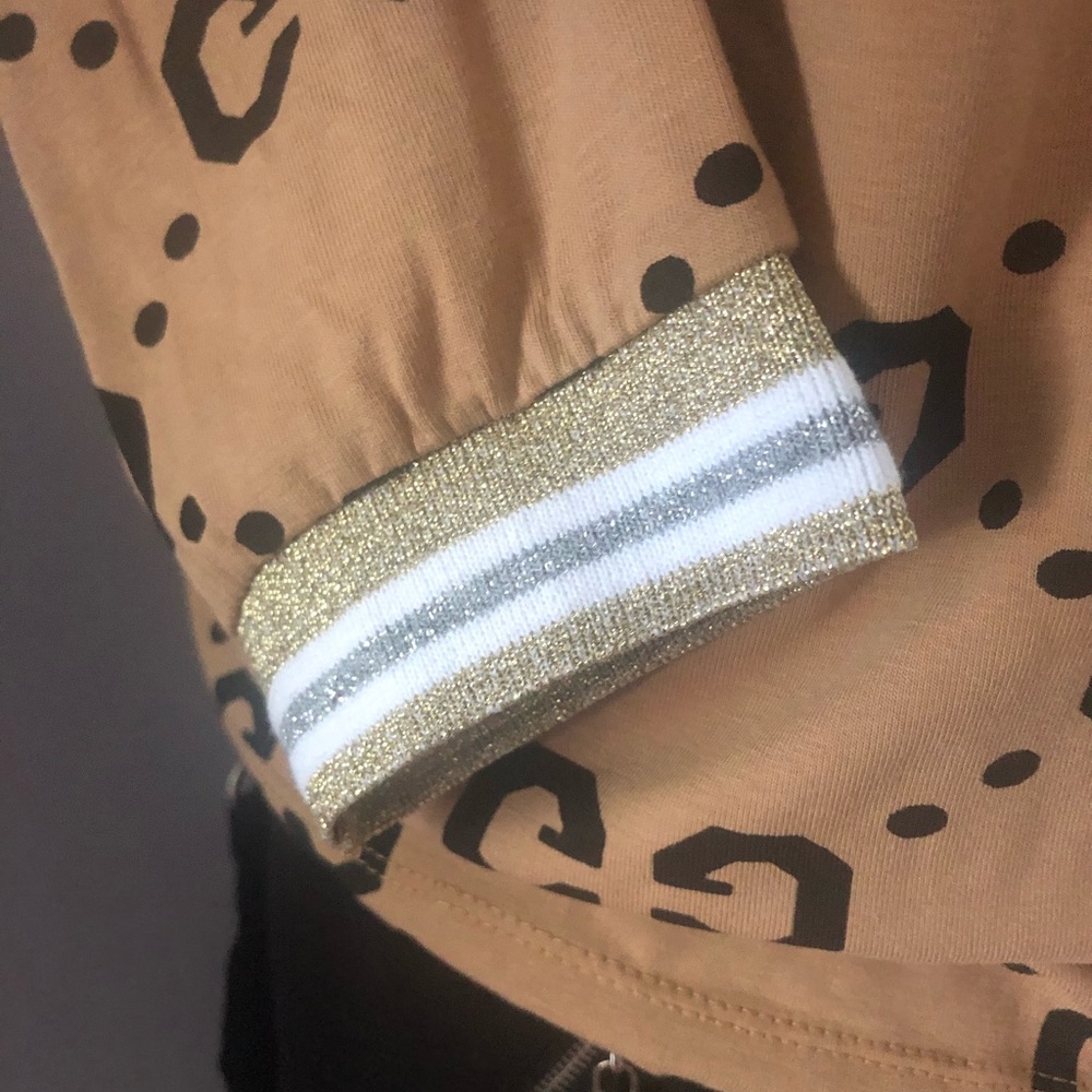 blouse - Picture 3 of 4